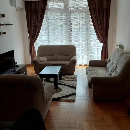 Linda Apartments- Arena Apartman